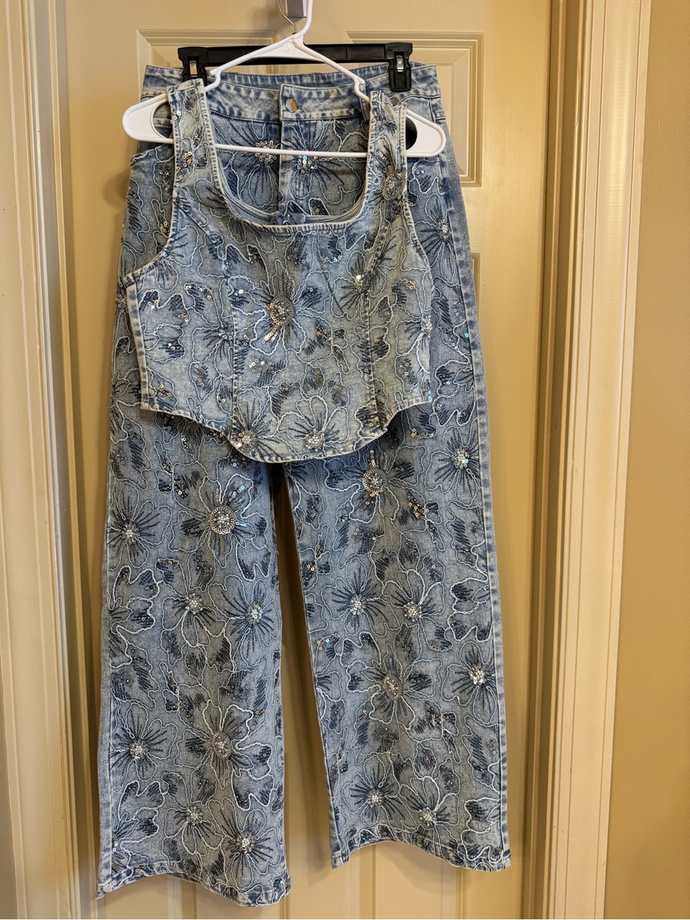 Embroidered Floral Denim Tank & Wide-Leg Jeans Set - Light Blue